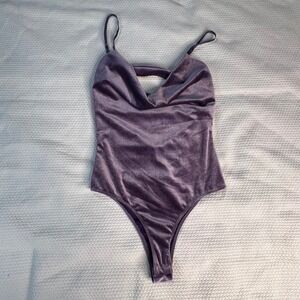 Fashion Nova Cowl Play Velvet Bodysuit Purple Sleeveless Open Back Womens Small